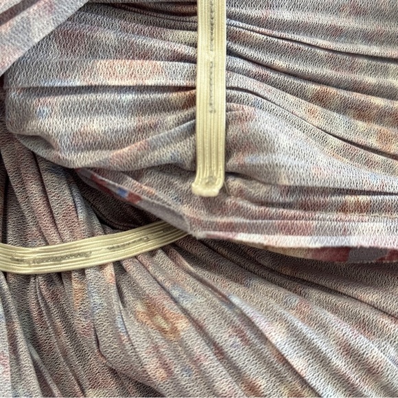 Vintage 70s Gray Floral Keyhole Ruffled Pleated Peplum Chiffon‎ USA Union Made - Picture 16 of 16